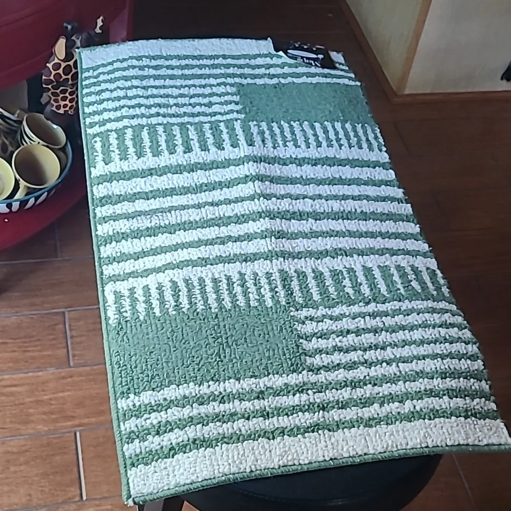 Maples Accent Rug - Picture 1 of 5